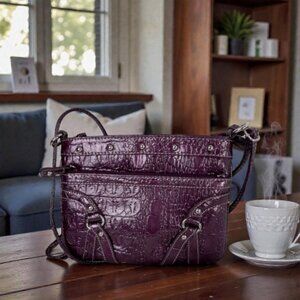 Elegant Crocodile-Embossed Purple Crossbody Bag